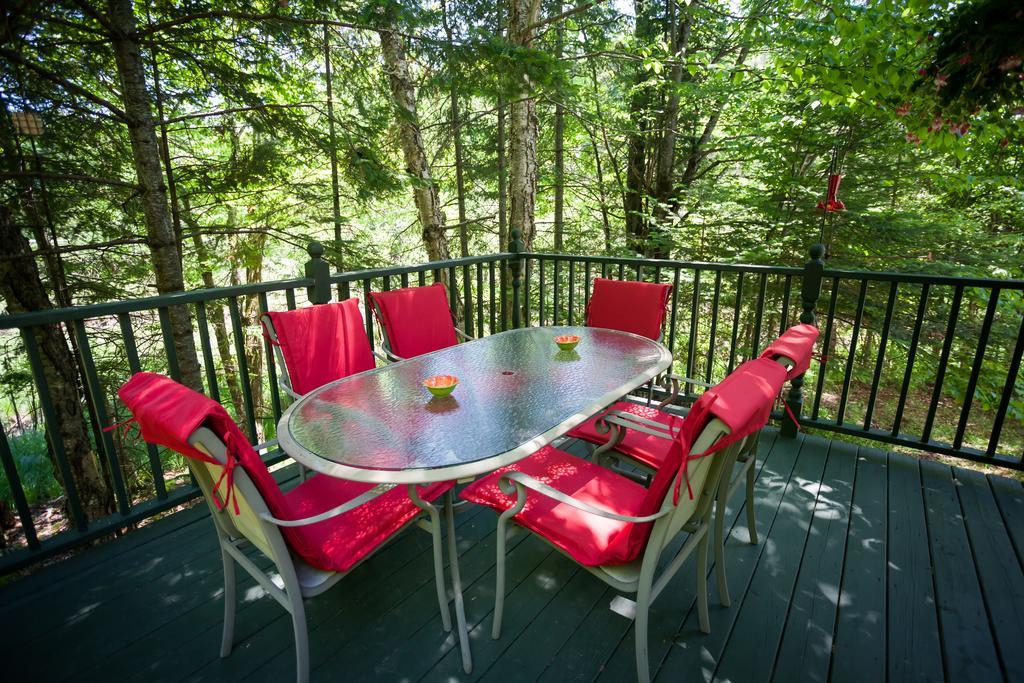 La Chaumiere De L'Anse Bed & Breakfast Mont-Tremblant Exterior photo